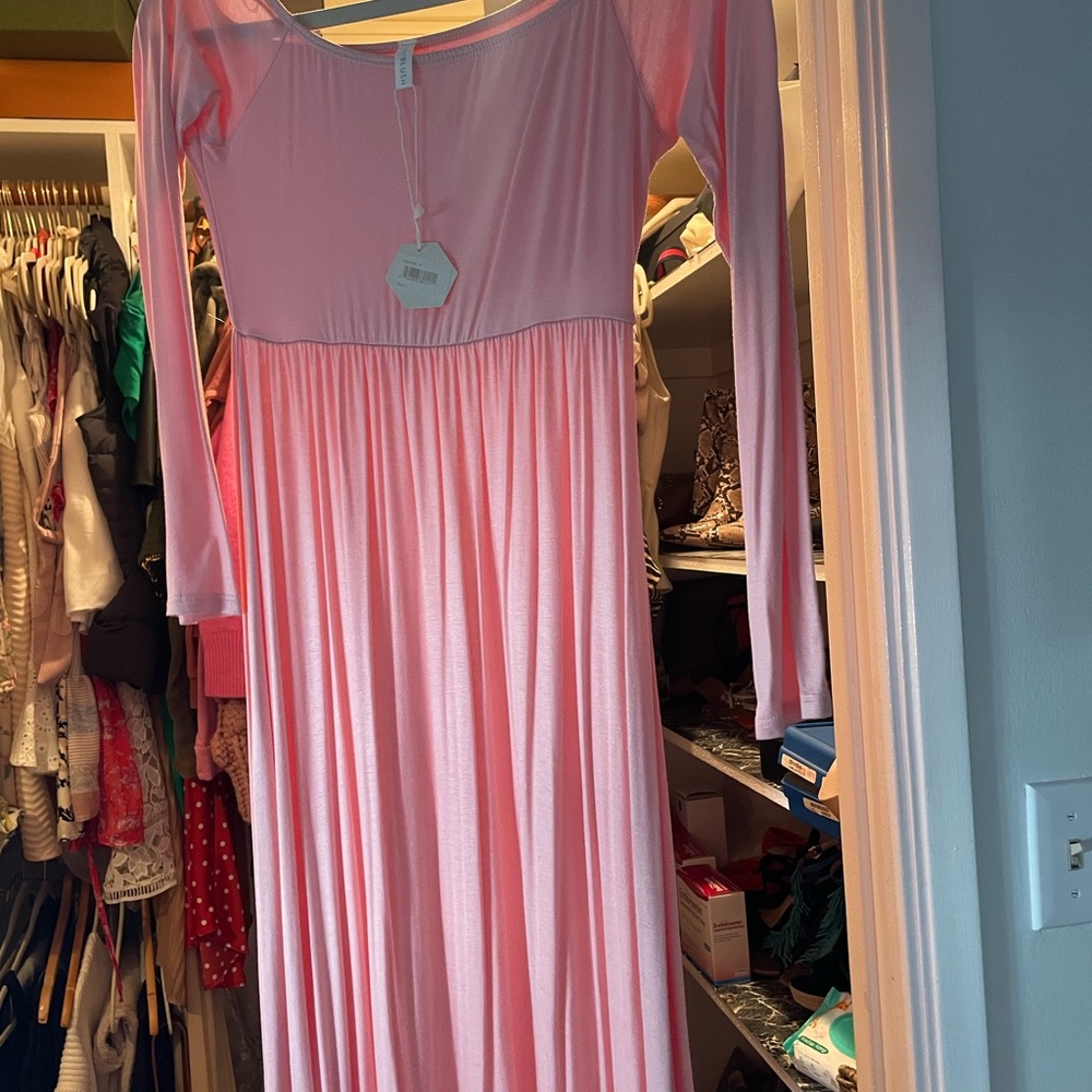 Maternity dress from pinkblush. Size small. New w tag.